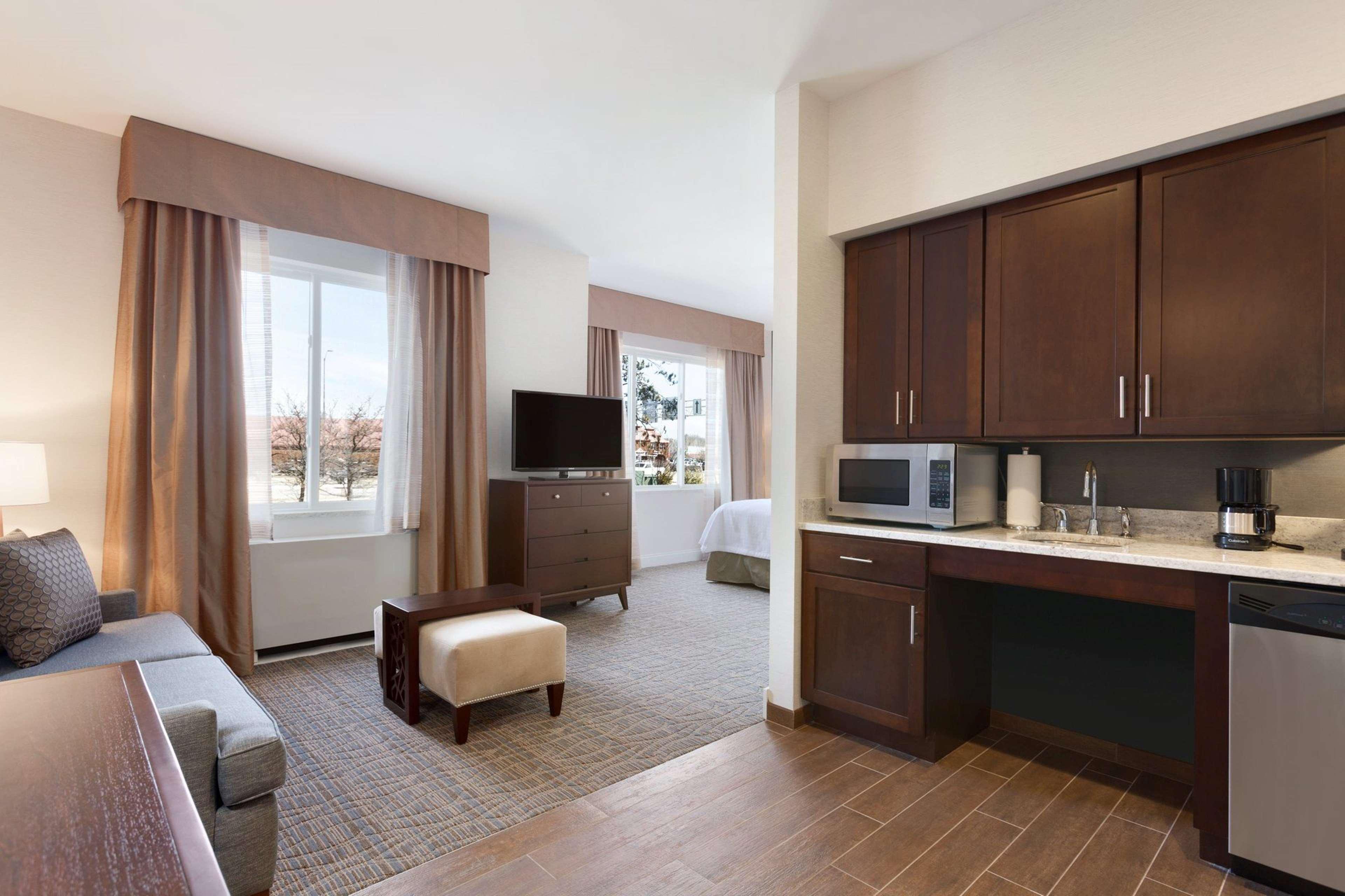 Hotel Homewood By Hilton Burlington